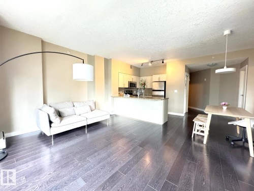 702 10136 104 Street, Edmonton, AB - Indoor Photo Showing Living Room