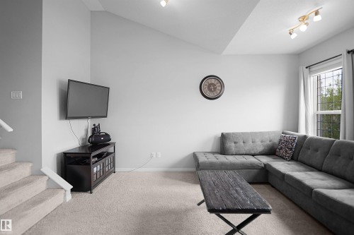 1702 Chapman Way, Edmonton, AB - Indoor Photo Showing Living Room