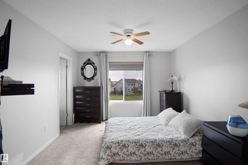 1702 Chapman Way, Edmonton, AB - Indoor Photo Showing Bedroom