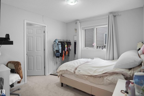 1702 Chapman Way, Edmonton, AB - Indoor Photo Showing Bedroom