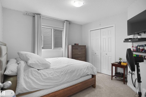 1702 Chapman Way, Edmonton, AB - Indoor Photo Showing Bedroom