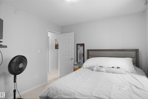 1702 Chapman Way, Edmonton, AB - Indoor Photo Showing Bedroom