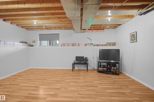 1702 Chapman Way, Edmonton, AB - Indoor