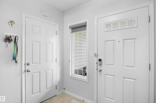 1702 Chapman Way, Edmonton, AB - Indoor Photo Showing Other Room