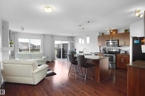 1702 Chapman Way, Edmonton, AB - Indoor