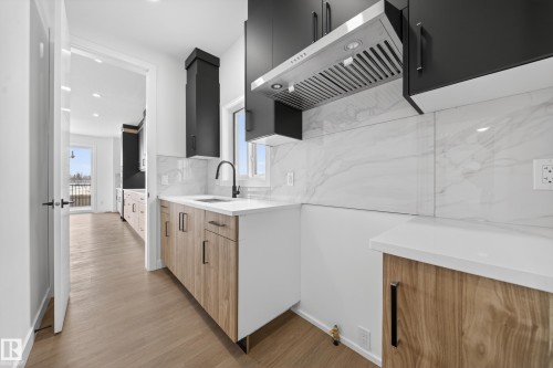 260 166 Avenue, Edmonton, AB - Indoor Photo Showing Kitchen