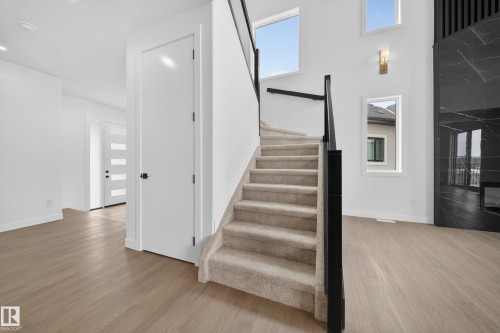 260 166 Avenue, Edmonton, AB - Indoor Photo Showing Other Room