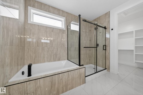 260 166 Avenue, Edmonton, AB - Indoor Photo Showing Bathroom