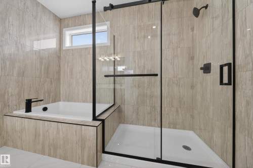 260 166 Avenue, Edmonton, AB - Indoor Photo Showing Bathroom