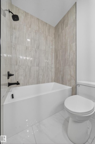 260 166 Avenue, Edmonton, AB - Indoor Photo Showing Bathroom