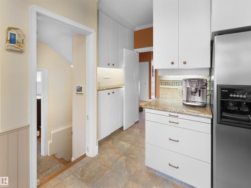 9202 117 Street, Edmonton, AB - Indoor Photo Showing Kitchen