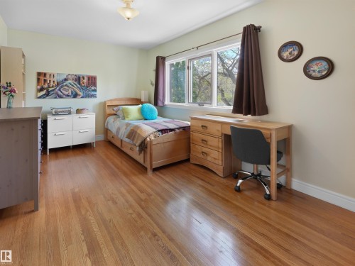 9202 117 Street, Edmonton, AB - Indoor Photo Showing Bedroom