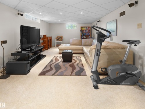9202 117 Street, Edmonton, AB - Indoor