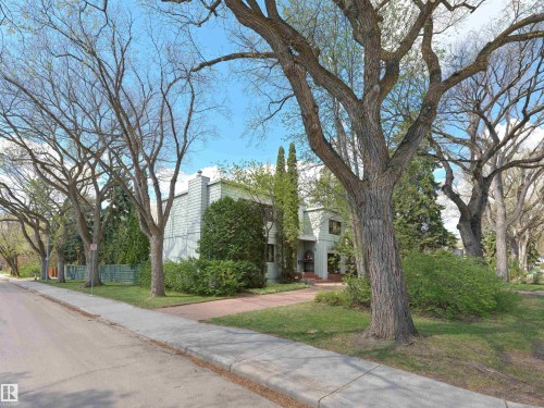 9202 117 Street, Edmonton, AB - Outdoor