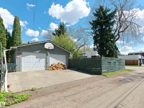 9202 117 Street, Edmonton, AB - Outdoor