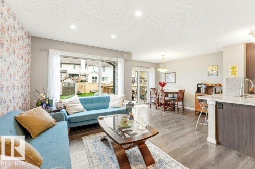 4443 6 Street Nw, Edmonton, AB - Indoor Photo Showing Living Room