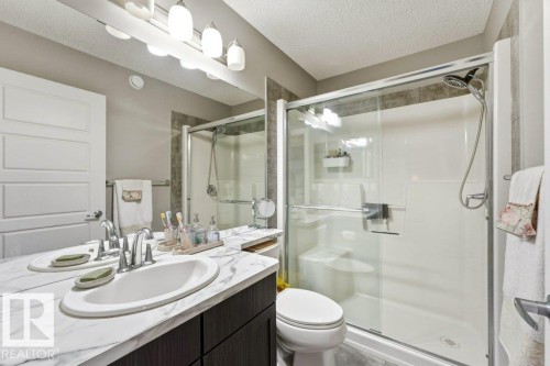 4443 6 Street Nw, Edmonton, AB - Indoor Photo Showing Bathroom