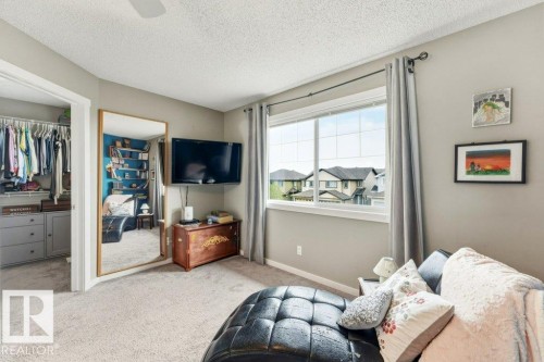 4443 6 Street Nw, Edmonton, AB - Indoor Photo Showing Bedroom