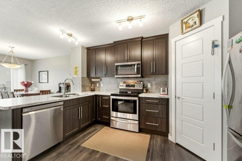 4443 6 Street Nw, Edmonton, AB - Indoor Photo Showing Kitchen With Upgraded Kitchen