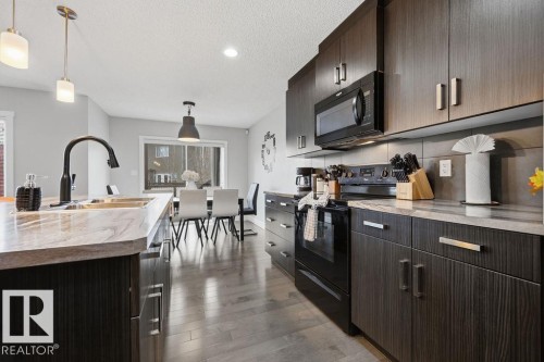 2366 Ware Crescent, Edmonton, AB - Indoor Photo Showing Kitchen With Upgraded Kitchen