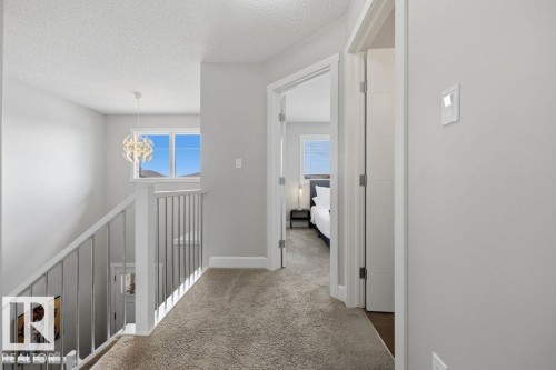 2366 Ware Crescent, Edmonton, AB - Indoor Photo Showing Other Room