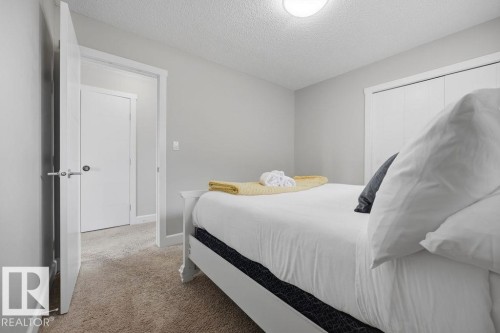 2366 Ware Crescent, Edmonton, AB - Indoor Photo Showing Bedroom