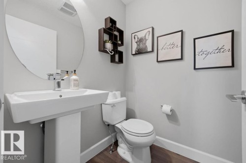 2366 Ware Crescent, Edmonton, AB - Indoor Photo Showing Bathroom