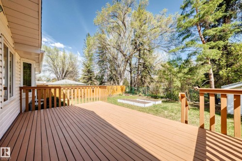 Spacious outdoor deck with wood-finish decking and railings - 79 Broadview Crescent, St. Albert, AB - Outdoor With Deck Patio Veranda With Exterior