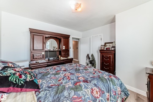 White walls providing a bright aesthetic - 11303 60 Street, Edmonton, AB - Indoor Photo Showing Bedroom