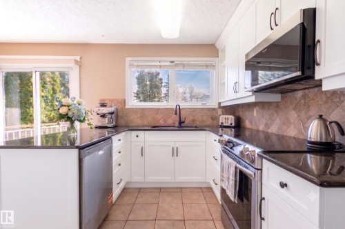 9331 52 Street, Edmonton, AB - Indoor Photo Showing Kitchen