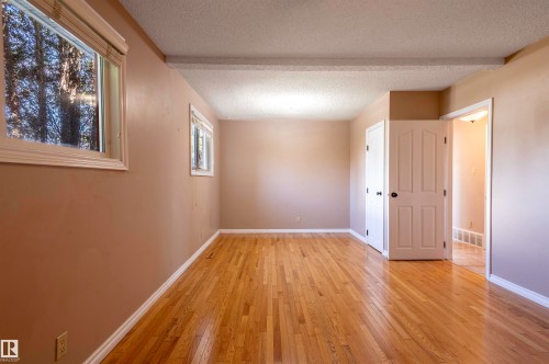 9331 52 Street, Edmonton, AB - Indoor Photo Showing Other Room