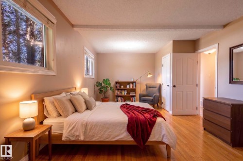 9331 52 Street, Edmonton, AB - Indoor Photo Showing Bedroom