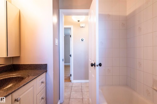 9331 52 Street, Edmonton, AB - Indoor Photo Showing Bathroom