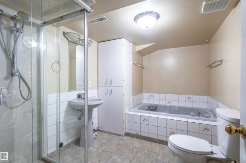 9331 52 Street, Edmonton, AB - Indoor Photo Showing Bathroom