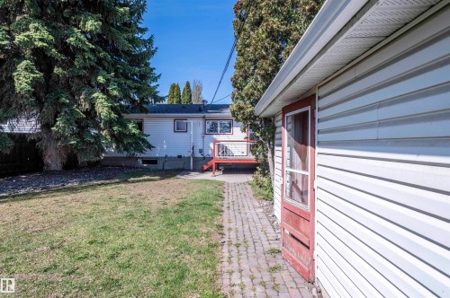 9331 52 Street, Edmonton, AB - Outdoor