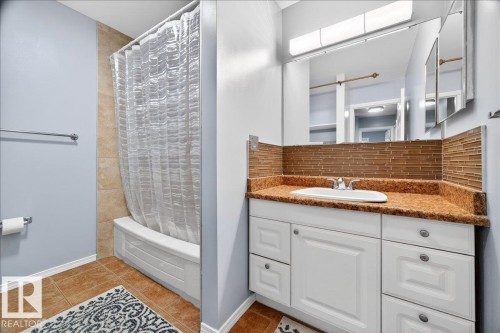 6528 184 Street, Edmonton, AB - Indoor Photo Showing Bathroom