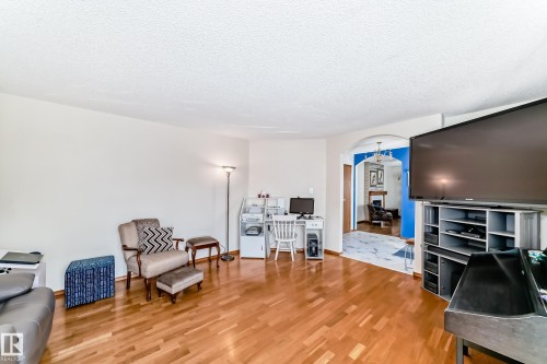 15330 99 Avenue, Edmonton, AB - Indoor