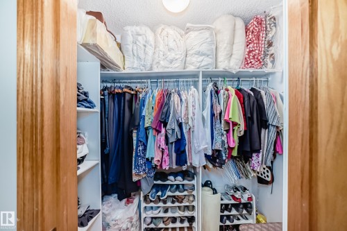 15330 99 Avenue, Edmonton, AB - Indoor With Storage