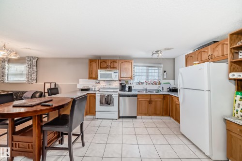 15330 99 Avenue, Edmonton, AB - Indoor Photo Showing Kitchen With Double Sink