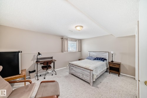 15330 99 Avenue, Edmonton, AB - Indoor Photo Showing Bedroom