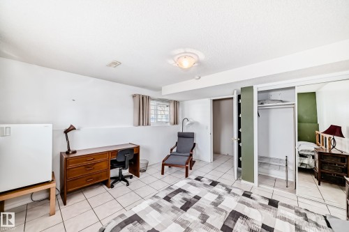15330 99 Avenue, Edmonton, AB - Indoor