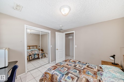 15330 99 Avenue, Edmonton, AB - Indoor Photo Showing Bedroom
