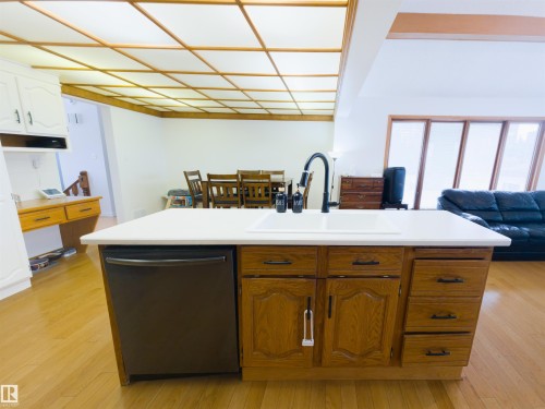 7323 147 Avenue, Edmonton, AB - Indoor Photo Showing Kitchen