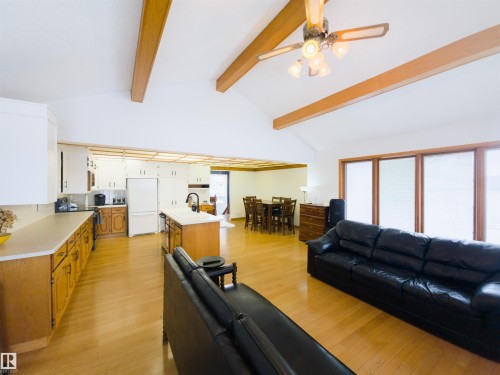 7323 147 Avenue, Edmonton, AB - Indoor Photo Showing Living Room