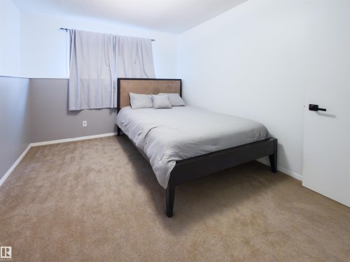 7323 147 Avenue, Edmonton, AB - Indoor Photo Showing Bedroom