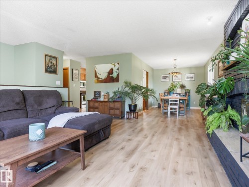 45 Lorne Crescent, St. Albert, AB - Indoor Photo Showing Living Room