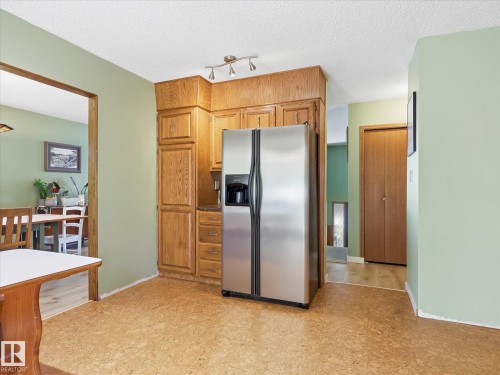 45 Lorne Crescent, St. Albert, AB - Indoor Photo Showing Kitchen