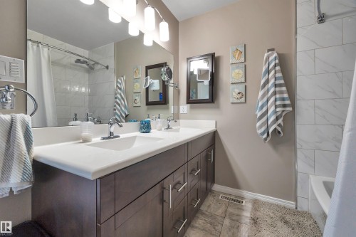 Main bathroom renovated 2018/2019 - 14 Ash Place, St. Albert, AB - Indoor Photo Showing Bathroom