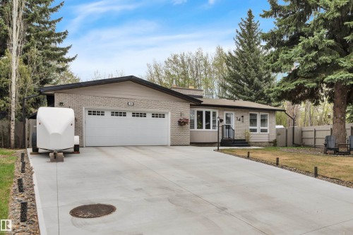 New driveway 2024 Space for lots of cars, toys, RV. Garage is Heated,Insulated. 25'10"x 23'11" - 14 Ash Place, St. Albert, AB - Outdoor