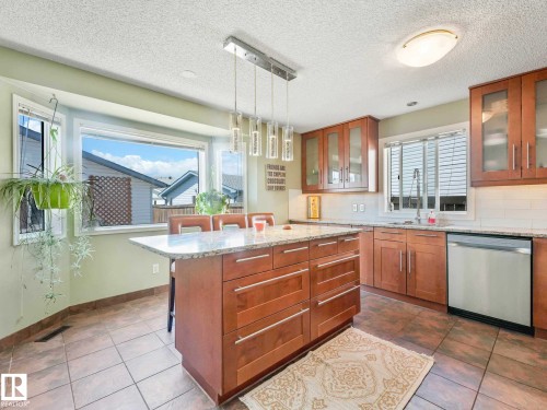 16228 55A Street, Edmonton, AB - Indoor Photo Showing Kitchen With Upgraded Kitchen